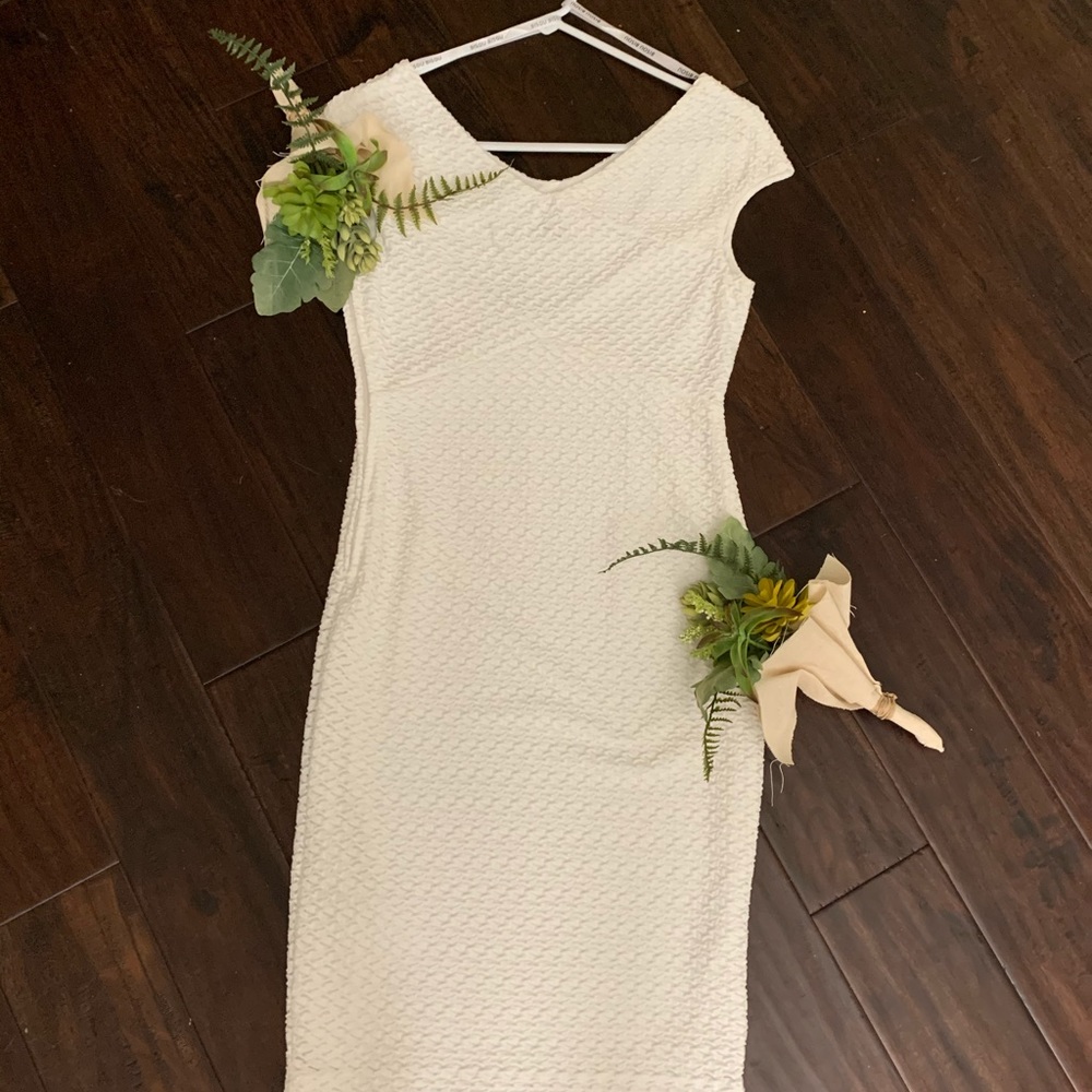 Size 4 Bisou Bisou White Bodycon Dress